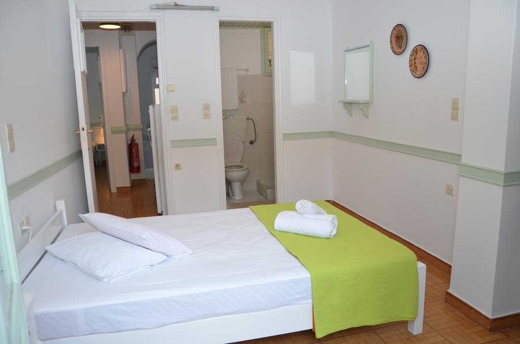 Aegli Rooms Tínos Pokoj fotografie