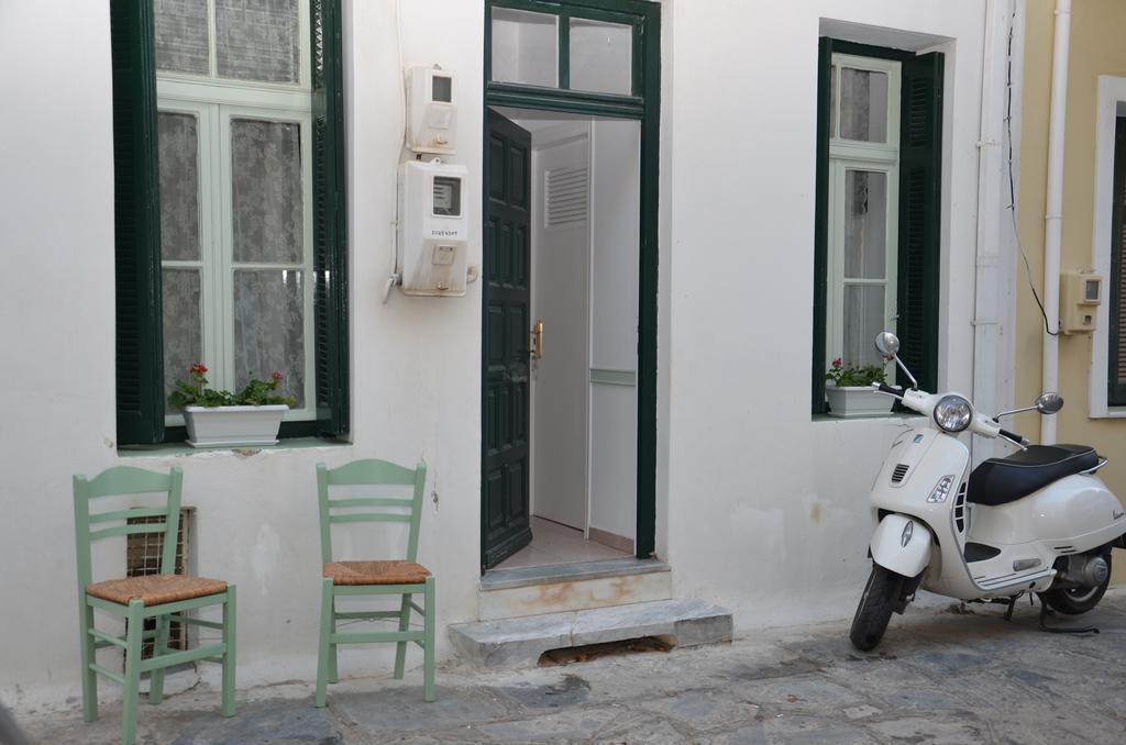 Aegli Rooms Tínos Pokoj fotografie