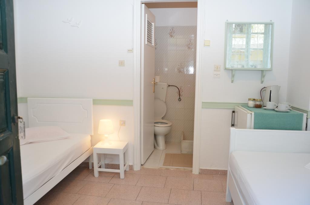 Aegli Rooms Tínos Pokoj fotografie